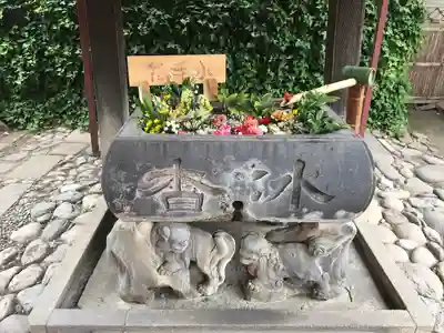 於菊稲荷神社の手水舎