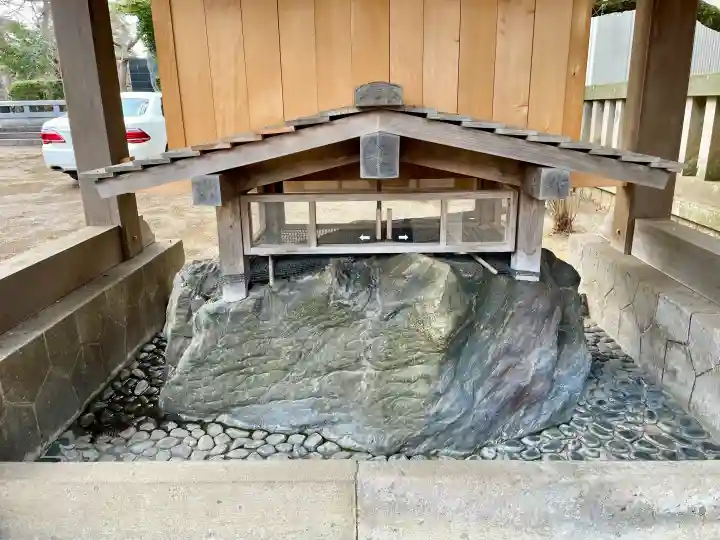 埼玉縣護國神社の{uncategorized: "未分類", other: "その他", undefined: "問題あり", building: "その他建物", grave: "お墓", sacred_gate: "鳥居", guardian: "狛犬", statue: "像", buddha: "仏像", history: "歴史", nature: "自然", garden: "庭園", animal: "動物", pagoda: "塔", temizu: "手水舎", mountain_gate: "山門・神門", sanctuary: "本殿・本堂", subordinate: "末社・摂社", art: "芸術", scenery: "景色", jizo: "地蔵", ema: "絵馬", goshuin: "御朱印", omikuji: "おみくじ", items: "授与品その他", amulet: "お守り", goshuincho: "御朱印帳", eats: "食事", festival: "お祭り", votive_dance: "神楽", shichigosan: "七五三参", wedding: "結婚式", experience: "体験その他", initially: "初詣", around: "周辺", anti_infection: "感染症対策"}