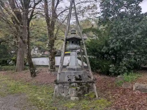 柳廼社の{uncategorized: "未分類", other: "その他", undefined: "問題あり", building: "その他建物", grave: "お墓", sacred_gate: "鳥居", guardian: "狛犬", statue: "像", buddha: "仏像", history: "歴史", nature: "自然", garden: "庭園", animal: "動物", pagoda: "塔", temizu: "手水舎", mountain_gate: "山門・神門", sanctuary: "本殿・本堂", subordinate: "末社・摂社", art: "芸術", scenery: "景色", jizo: "地蔵", ema: "絵馬", goshuin: "御朱印", omikuji: "おみくじ", items: "授与品その他", amulet: "お守り", goshuincho: "御朱印帳", eats: "食事", festival: "お祭り", votive_dance: "神楽", shichigosan: "七五三参", wedding: "結婚式", experience: "体験その他", initially: "初詣", around: "周辺", anti_infection: "感染症対策"}
