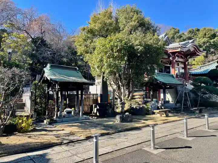宗隆寺の{uncategorized: "未分類", other: "その他", undefined: "問題あり", building: "その他建物", grave: "お墓", sacred_gate: "鳥居", guardian: "狛犬", statue: "像", buddha: "仏像", history: "歴史", nature: "自然", garden: "庭園", animal: "動物", pagoda: "塔", temizu: "手水舎", mountain_gate: "山門・神門", sanctuary: "本殿・本堂", subordinate: "末社・摂社", art: "芸術", scenery: "景色", jizo: "地蔵", ema: "絵馬", goshuin: "御朱印", omikuji: "おみくじ", items: "授与品その他", amulet: "お守り", goshuincho: "御朱印帳", eats: "食事", festival: "お祭り", votive_dance: "神楽", shichigosan: "七五三参", wedding: "結婚式", experience: "体験その他", initially: "初詣", around: "周辺", anti_infection: "感染症対策"}