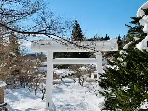 土津神社｜こどもと出世の神さまの鳥居