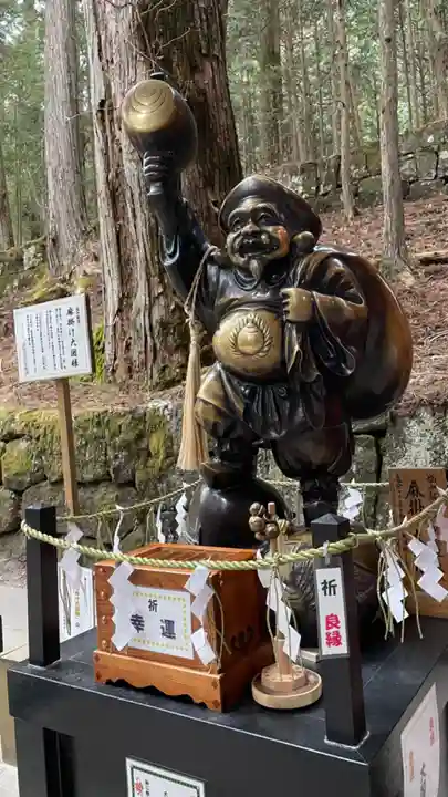 日光二荒山神社の像