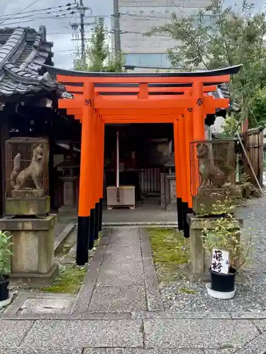 下御霊神社の末社