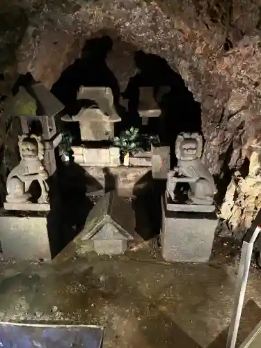 江島神社の{uncategorized: "未分類", other: "その他", undefined: "問題あり", building: "その他建物", grave: "お墓", sacred_gate: "鳥居", guardian: "狛犬", statue: "像", buddha: "仏像", history: "歴史", nature: "自然", garden: "庭園", animal: "動物", pagoda: "塔", temizu: "手水舎", mountain_gate: "山門・神門", sanctuary: "本殿・本堂", subordinate: "末社・摂社", art: "芸術", scenery: "景色", jizo: "地蔵", ema: "絵馬", goshuin: "御朱印", omikuji: "おみくじ", items: "授与品その他", amulet: "お守り", goshuincho: "御朱印帳", eats: "食事", festival: "お祭り", votive_dance: "神楽", shichigosan: "七五三参", wedding: "結婚式", experience: "体験その他", initially: "初詣", around: "周辺", anti_infection: "感染症対策"}