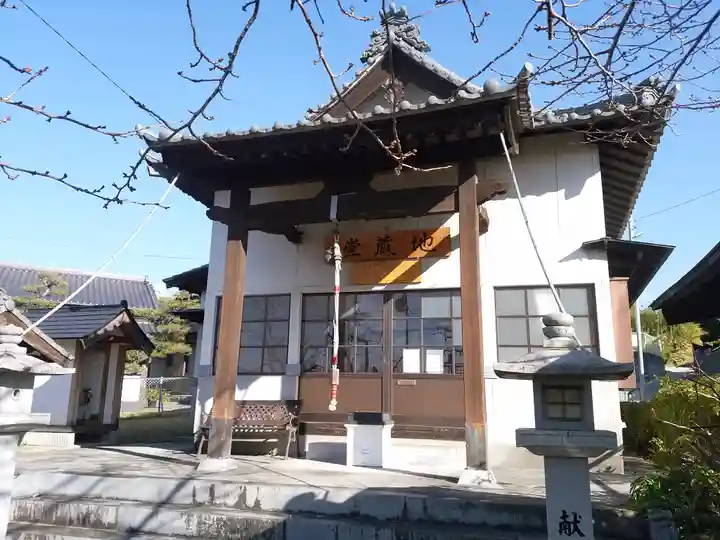 子安地蔵堂の本殿・本堂