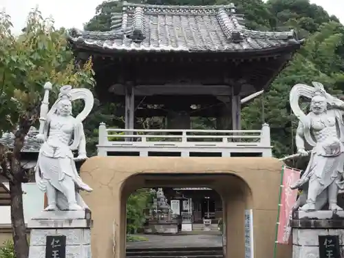 海岸寺の像