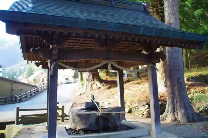 河口浅間神社の手水舎