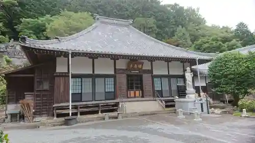 明泉寺の本殿・本堂