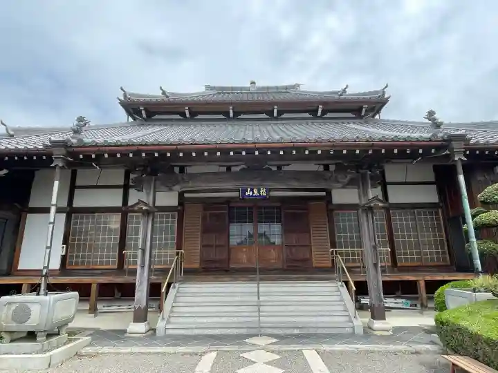 地安寺の{uncategorized: "未分類", other: "その他", undefined: "問題あり", building: "その他建物", grave: "お墓", sacred_gate: "鳥居", guardian: "狛犬", statue: "像", buddha: "仏像", history: "歴史", nature: "自然", garden: "庭園", animal: "動物", pagoda: "塔", temizu: "手水舎", mountain_gate: "山門・神門", sanctuary: "本殿・本堂", subordinate: "末社・摂社", art: "芸術", scenery: "景色", jizo: "地蔵", ema: "絵馬", goshuin: "御朱印", omikuji: "おみくじ", items: "授与品その他", amulet: "お守り", goshuincho: "御朱印帳", eats: "食事", festival: "お祭り", votive_dance: "神楽", shichigosan: "七五三参", wedding: "結婚式", experience: "体験その他", initially: "初詣", around: "周辺", anti_infection: "感染症対策"}