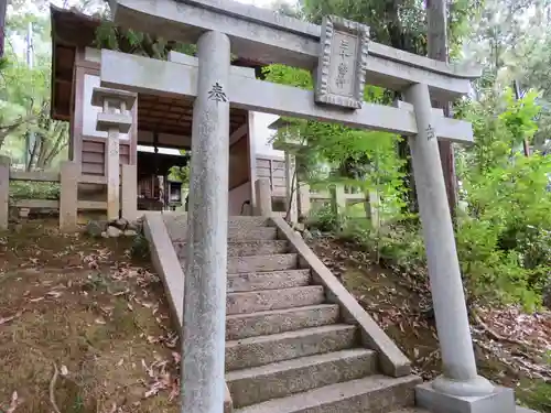 寳塔寺（宝塔寺）の末社・摂社