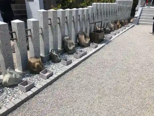 金蛇水神社の{uncategorized: "未分類", other: "その他", undefined: "問題あり", building: "その他建物", grave: "お墓", sacred_gate: "鳥居", guardian: "狛犬", statue: "像", buddha: "仏像", history: "歴史", nature: "自然", garden: "庭園", animal: "動物", pagoda: "塔", temizu: "手水舎", mountain_gate: "山門・神門", sanctuary: "本殿・本堂", subordinate: "末社・摂社", art: "芸術", scenery: "景色", jizo: "地蔵", ema: "絵馬", goshuin: "御朱印", omikuji: "おみくじ", items: "授与品その他", amulet: "お守り", goshuincho: "御朱印帳", eats: "食事", festival: "お祭り", votive_dance: "神楽", shichigosan: "七五三参", wedding: "結婚式", experience: "体験その他", initially: "初詣", around: "周辺", anti_infection: "感染症対策"}