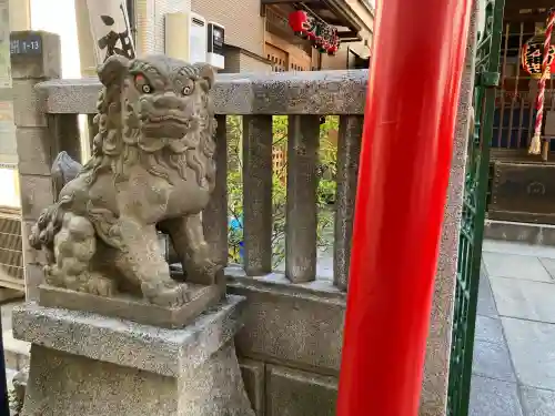 三光稲荷神社の{uncategorized: "未分類", other: "その他", undefined: "問題あり", building: "その他建物", grave: "お墓", sacred_gate: "鳥居", guardian: "狛犬", statue: "像", buddha: "仏像", history: "歴史", nature: "自然", garden: "庭園", animal: "動物", pagoda: "塔", temizu: "手水舎", mountain_gate: "山門・神門", sanctuary: "本殿・本堂", subordinate: "末社・摂社", art: "芸術", scenery: "景色", jizo: "地蔵", ema: "絵馬", goshuin: "御朱印", omikuji: "おみくじ", items: "授与品その他", amulet: "お守り", goshuincho: "御朱印帳", eats: "食事", festival: "お祭り", votive_dance: "神楽", shichigosan: "七五三参", wedding: "結婚式", experience: "体験その他", initially: "初詣", around: "周辺", anti_infection: "感染症対策"}