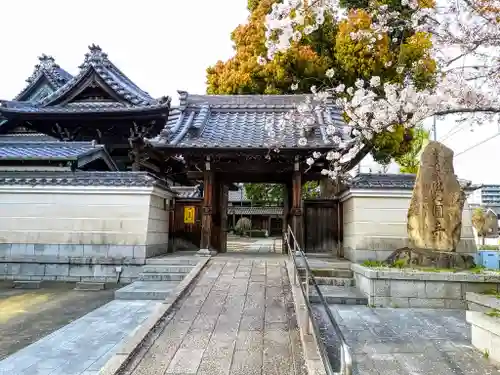 覚円寺の山門・神門