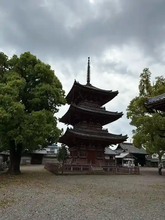 斑鳩寺の{uncategorized: "未分類", other: "その他", undefined: "問題あり", building: "その他建物", grave: "お墓", sacred_gate: "鳥居", guardian: "狛犬", statue: "像", buddha: "仏像", history: "歴史", nature: "自然", garden: "庭園", animal: "動物", pagoda: "塔", temizu: "手水舎", mountain_gate: "山門・神門", sanctuary: "本殿・本堂", subordinate: "末社・摂社", art: "芸術", scenery: "景色", jizo: "地蔵", ema: "絵馬", goshuin: "御朱印", omikuji: "おみくじ", items: "授与品その他", amulet: "お守り", goshuincho: "御朱印帳", eats: "食事", festival: "お祭り", votive_dance: "神楽", shichigosan: "七五三参", wedding: "結婚式", experience: "体験その他", initially: "初詣", around: "周辺", anti_infection: "感染症対策"}