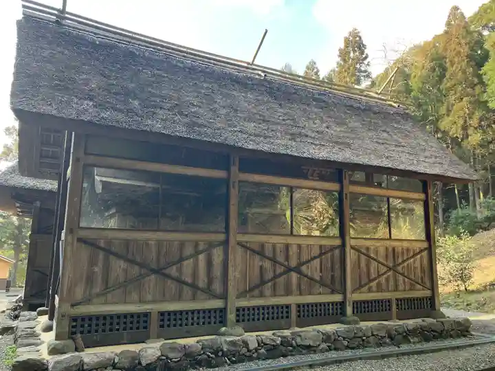 岩屋熊野座神社の本殿・本堂