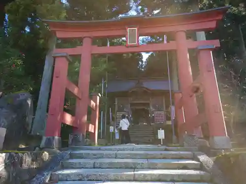 旦飯野神社の鳥居