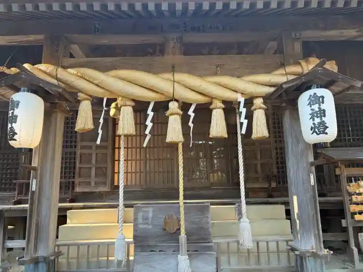 川津来宮神社の{uncategorized: "未分類", other: "その他", undefined: "問題あり", building: "その他建物", grave: "お墓", sacred_gate: "鳥居", guardian: "狛犬", statue: "像", buddha: "仏像", history: "歴史", nature: "自然", garden: "庭園", animal: "動物", pagoda: "塔", temizu: "手水舎", mountain_gate: "山門・神門", sanctuary: "本殿・本堂", subordinate: "末社・摂社", art: "芸術", scenery: "景色", jizo: "地蔵", ema: "絵馬", goshuin: "御朱印", omikuji: "おみくじ", items: "授与品その他", amulet: "お守り", goshuincho: "御朱印帳", eats: "食事", festival: "お祭り", votive_dance: "神楽", shichigosan: "七五三参", wedding: "結婚式", experience: "体験その他", initially: "初詣", around: "周辺", anti_infection: "感染症対策"}