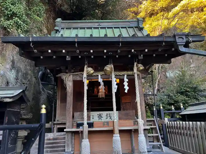 銭洗弁財天宇賀福神社の本殿・本堂