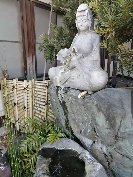 間々観音(龍音寺)の手水舎