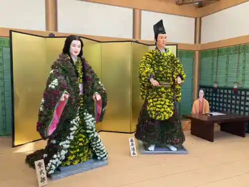 笠間稲荷神社の{uncategorized: "未分類", other: "その他", undefined: "問題あり", building: "その他建物", grave: "お墓", sacred_gate: "鳥居", guardian: "狛犬", statue: "像", buddha: "仏像", history: "歴史", nature: "自然", garden: "庭園", animal: "動物", pagoda: "塔", temizu: "手水舎", mountain_gate: "山門・神門", sanctuary: "本殿・本堂", subordinate: "末社・摂社", art: "芸術", scenery: "景色", jizo: "地蔵", ema: "絵馬", goshuin: "御朱印", omikuji: "おみくじ", items: "授与品その他", amulet: "お守り", goshuincho: "御朱印帳", eats: "食事", festival: "お祭り", votive_dance: "神楽", shichigosan: "七五三参", wedding: "結婚式", experience: "体験その他", initially: "初詣", around: "周辺", anti_infection: "感染症対策"}