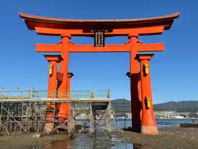 厳島神社の鳥居