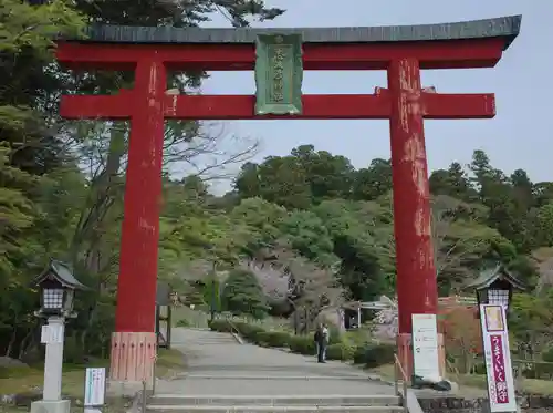 志波彦神社・鹽竈神社の鳥居