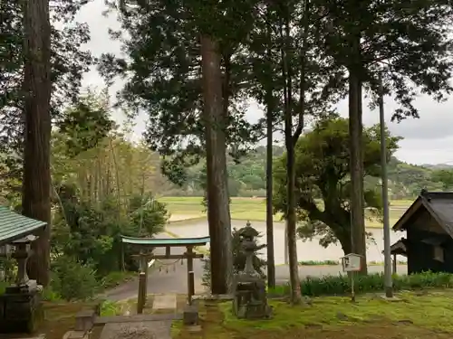 稲荷六所神社の鳥居