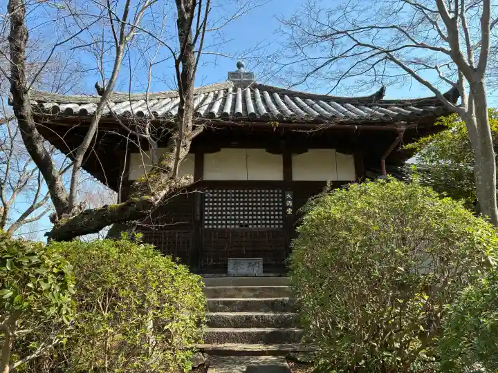 久米寺の{uncategorized: "未分類", other: "その他", undefined: "問題あり", building: "その他建物", grave: "お墓", sacred_gate: "鳥居", guardian: "狛犬", statue: "像", buddha: "仏像", history: "歴史", nature: "自然", garden: "庭園", animal: "動物", pagoda: "塔", temizu: "手水舎", mountain_gate: "山門・神門", sanctuary: "本殿・本堂", subordinate: "末社・摂社", art: "芸術", scenery: "景色", jizo: "地蔵", ema: "絵馬", goshuin: "御朱印", omikuji: "おみくじ", items: "授与品その他", amulet: "お守り", goshuincho: "御朱印帳", eats: "食事", festival: "お祭り", votive_dance: "神楽", shichigosan: "七五三参", wedding: "結婚式", experience: "体験その他", initially: "初詣", around: "周辺", anti_infection: "感染症対策"}