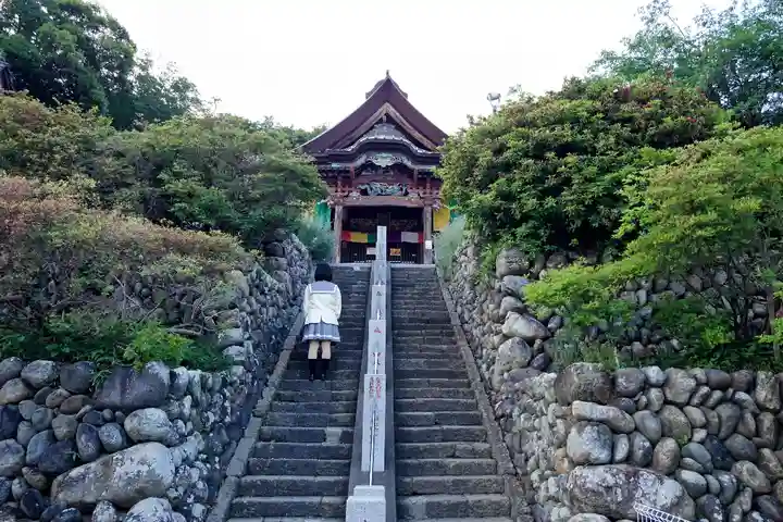 埼玉厄除け開運大師・龍泉寺(切り絵御朱印発祥の寺)の本殿・本堂