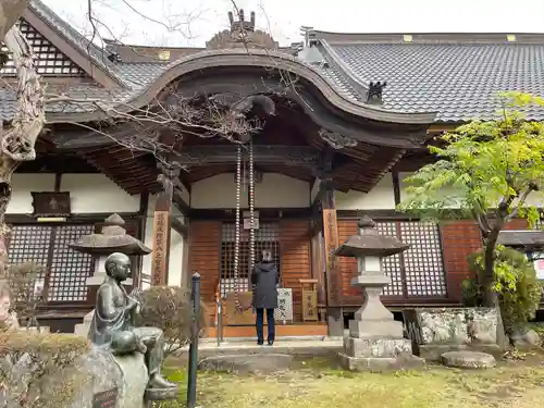 薬王寺の本殿