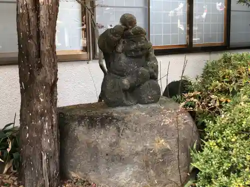 荒井神社の像