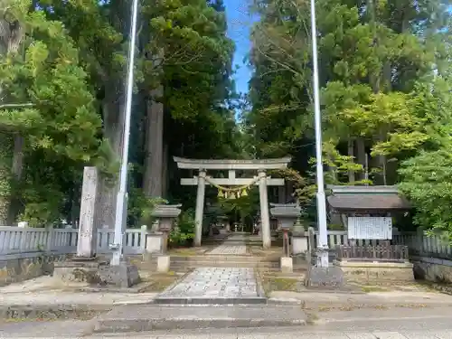 雄山神社中宮祈願殿(富山県)