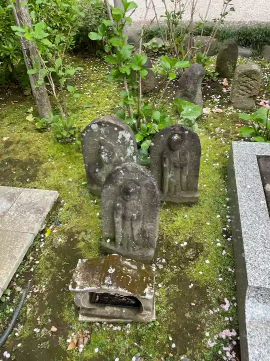 西雲寺の{uncategorized: "未分類", other: "その他", undefined: "問題あり", building: "その他建物", grave: "お墓", sacred_gate: "鳥居", guardian: "狛犬", statue: "像", buddha: "仏像", history: "歴史", nature: "自然", garden: "庭園", animal: "動物", pagoda: "塔", temizu: "手水舎", mountain_gate: "山門・神門", sanctuary: "本殿・本堂", subordinate: "末社・摂社", art: "芸術", scenery: "景色", jizo: "地蔵", ema: "絵馬", goshuin: "御朱印", omikuji: "おみくじ", items: "授与品その他", amulet: "お守り", goshuincho: "御朱印帳", eats: "食事", festival: "お祭り", votive_dance: "神楽", shichigosan: "七五三参", wedding: "結婚式", experience: "体験その他", initially: "初詣", around: "周辺", anti_infection: "感染症対策"}