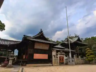 長尾神社の{uncategorized: "未分類", other: "その他", undefined: "問題あり", building: "その他建物", grave: "お墓", sacred_gate: "鳥居", guardian: "狛犬", statue: "像", buddha: "仏像", history: "歴史", nature: "自然", garden: "庭園", animal: "動物", pagoda: "塔", temizu: "手水舎", mountain_gate: "山門・神門", sanctuary: "本殿・本堂", subordinate: "末社・摂社", art: "芸術", scenery: "景色", jizo: "地蔵", ema: "絵馬", goshuin: "御朱印", omikuji: "おみくじ", items: "授与品その他", amulet: "お守り", goshuincho: "御朱印帳", eats: "食事", festival: "お祭り", votive_dance: "神楽", shichigosan: "七五三参", wedding: "結婚式", experience: "体験その他", initially: "初詣", around: "周辺", anti_infection: "感染症対策"}