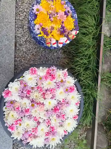 埼玉厄除け開運大師・龍泉寺（切り絵御朱印発祥の寺）の{uncategorized: "未分類", other: "その他", undefined: "問題あり", building: "その他建物", grave: "お墓", sacred_gate: "鳥居", guardian: "狛犬", statue: "像", buddha: "仏像", history: "歴史", nature: "自然", garden: "庭園", animal: "動物", pagoda: "塔", temizu: "手水舎", mountain_gate: "山門・神門", sanctuary: "本殿・本堂", subordinate: "末社・摂社", art: "芸術", scenery: "景色", jizo: "地蔵", ema: "絵馬", goshuin: "御朱印", omikuji: "おみくじ", items: "授与品その他", amulet: "お守り", goshuincho: "御朱印帳", eats: "食事", festival: "お祭り", votive_dance: "神楽", shichigosan: "七五三参", wedding: "結婚式", experience: "体験その他", initially: "初詣", around: "周辺", anti_infection: "感染症対策"}