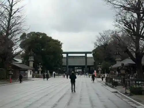 靖國神社の{uncategorized: "未分類", other: "その他", undefined: "問題あり", building: "その他建物", grave: "お墓", sacred_gate: "鳥居", guardian: "狛犬", statue: "像", buddha: "仏像", history: "歴史", nature: "自然", garden: "庭園", animal: "動物", pagoda: "塔", temizu: "手水舎", mountain_gate: "山門・神門", sanctuary: "本殿・本堂", subordinate: "末社・摂社", art: "芸術", scenery: "景色", jizo: "地蔵", ema: "絵馬", goshuin: "御朱印", omikuji: "おみくじ", items: "授与品その他", amulet: "お守り", goshuincho: "御朱印帳", eats: "食事", festival: "お祭り", votive_dance: "神楽", shichigosan: "七五三参", wedding: "結婚式", experience: "体験その他", initially: "初詣", around: "周辺", anti_infection: "感染症対策"}
