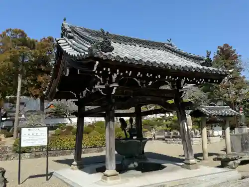 粉河寺の{uncategorized: "未分類", other: "その他", undefined: "問題あり", building: "その他建物", grave: "お墓", sacred_gate: "鳥居", guardian: "狛犬", statue: "像", buddha: "仏像", history: "歴史", nature: "自然", garden: "庭園", animal: "動物", pagoda: "塔", temizu: "手水舎", mountain_gate: "山門・神門", sanctuary: "本殿・本堂", subordinate: "末社・摂社", art: "芸術", scenery: "景色", jizo: "地蔵", ema: "絵馬", goshuin: "御朱印", omikuji: "おみくじ", items: "授与品その他", amulet: "お守り", goshuincho: "御朱印帳", eats: "食事", festival: "お祭り", votive_dance: "神楽", shichigosan: "七五三参", wedding: "結婚式", experience: "体験その他", initially: "初詣", around: "周辺", anti_infection: "感染症対策"}
