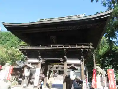 日牟禮八幡宮の山門・神門