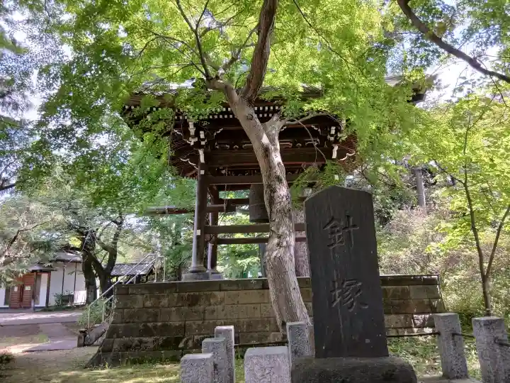 金乘院の{uncategorized: "未分類", other: "その他", undefined: "問題あり", building: "その他建物", grave: "お墓", sacred_gate: "鳥居", guardian: "狛犬", statue: "像", buddha: "仏像", history: "歴史", nature: "自然", garden: "庭園", animal: "動物", pagoda: "塔", temizu: "手水舎", mountain_gate: "山門・神門", sanctuary: "本殿・本堂", subordinate: "末社・摂社", art: "芸術", scenery: "景色", jizo: "地蔵", ema: "絵馬", goshuin: "御朱印", omikuji: "おみくじ", items: "授与品その他", amulet: "お守り", goshuincho: "御朱印帳", eats: "食事", festival: "お祭り", votive_dance: "神楽", shichigosan: "七五三参", wedding: "結婚式", experience: "体験その他", initially: "初詣", around: "周辺", anti_infection: "感染症対策"}