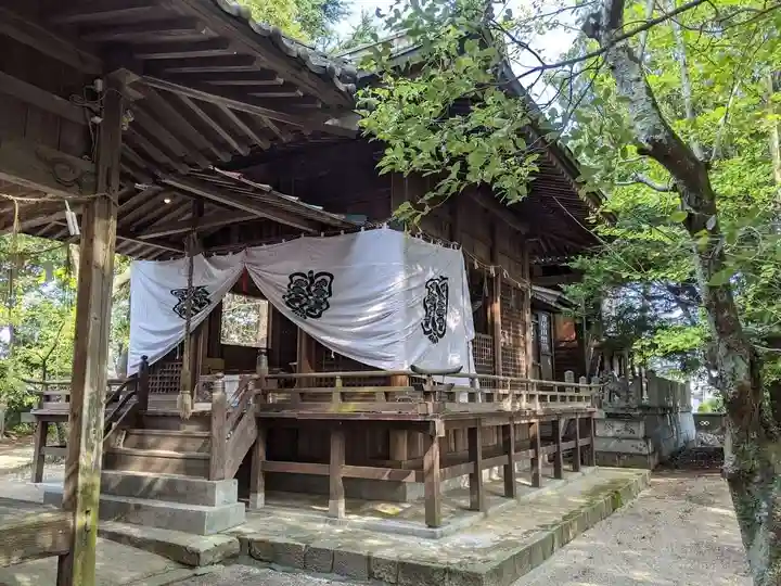 白髭神社の本殿・本堂