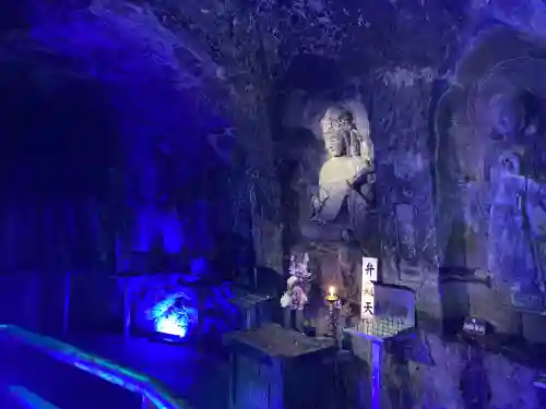 長谷寺の{uncategorized: "未分類", other: "その他", undefined: "問題あり", building: "その他建物", grave: "お墓", sacred_gate: "鳥居", guardian: "狛犬", statue: "像", buddha: "仏像", history: "歴史", nature: "自然", garden: "庭園", animal: "動物", pagoda: "塔", temizu: "手水舎", mountain_gate: "山門・神門", sanctuary: "本殿・本堂", subordinate: "末社・摂社", art: "芸術", scenery: "景色", jizo: "地蔵", ema: "絵馬", goshuin: "御朱印", omikuji: "おみくじ", items: "授与品その他", amulet: "お守り", goshuincho: "御朱印帳", eats: "食事", festival: "お祭り", votive_dance: "神楽", shichigosan: "七五三参", wedding: "結婚式", experience: "体験その他", initially: "初詣", around: "周辺", anti_infection: "感染症対策"}