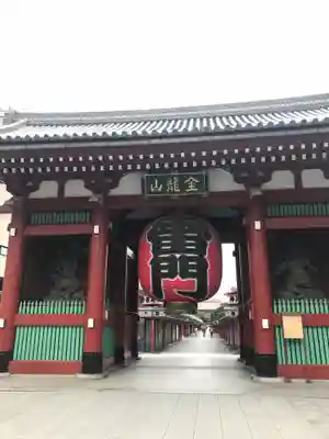 浅草寺の山門・神門
