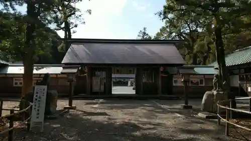 伊曽乃神社の山門・神門