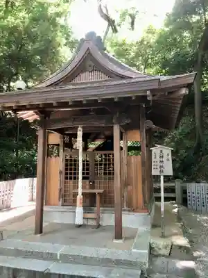 枚岡神社の末社・摂社
