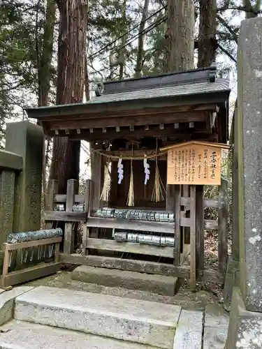 諏訪大社下社春宮(長野県)