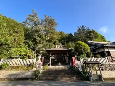 蟻通神社の{uncategorized: "未分類", other: "その他", undefined: "問題あり", building: "その他建物", grave: "お墓", sacred_gate: "鳥居", guardian: "狛犬", statue: "像", buddha: "仏像", history: "歴史", nature: "自然", garden: "庭園", animal: "動物", pagoda: "塔", temizu: "手水舎", mountain_gate: "山門・神門", sanctuary: "本殿・本堂", subordinate: "末社・摂社", art: "芸術", scenery: "景色", jizo: "地蔵", ema: "絵馬", goshuin: "御朱印", omikuji: "おみくじ", items: "授与品その他", amulet: "お守り", goshuincho: "御朱印帳", eats: "食事", festival: "お祭り", votive_dance: "神楽", shichigosan: "七五三参", wedding: "結婚式", experience: "体験その他", initially: "初詣", around: "周辺", anti_infection: "感染症対策"}
