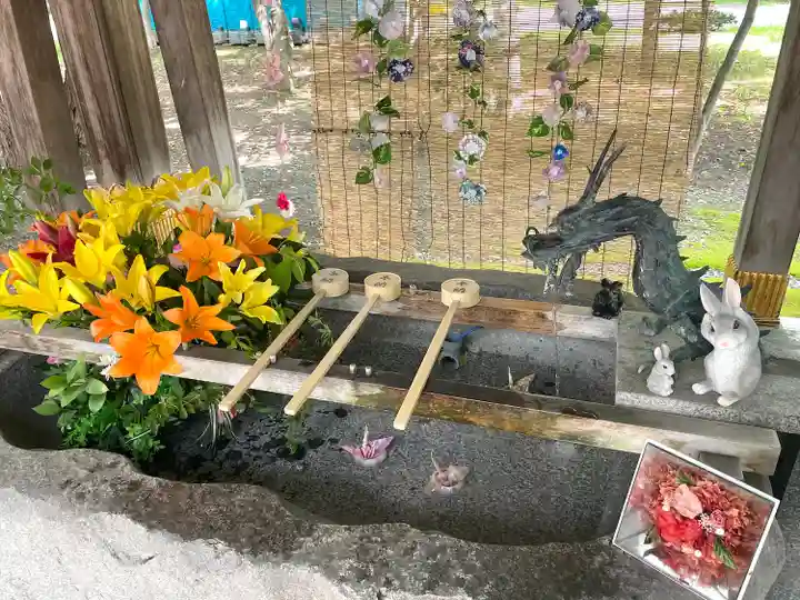 彌彦神社 (伊夜日子神社)の手水舎