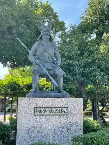 龍城神社の像