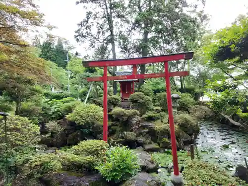 多禰寺の鳥居