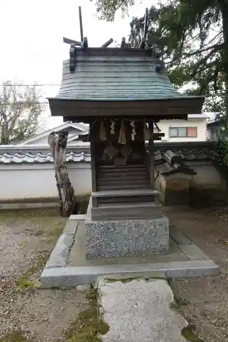 秦楽寺の末社